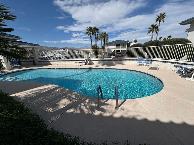 Building Photo - 2BR  Condo Furnished w/Utlities, garage ,G...