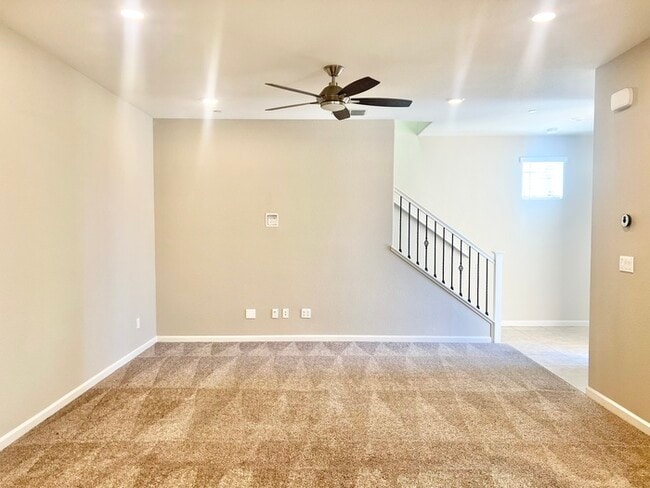 Building Photo - Stunning modern two story single family ho...