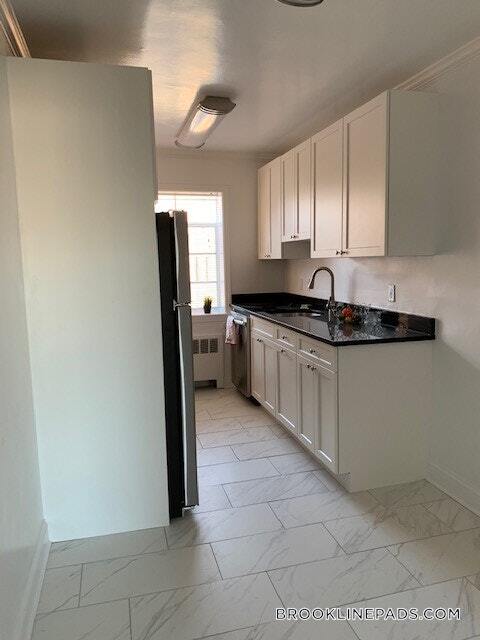 Building Photo - 74 St Paul St