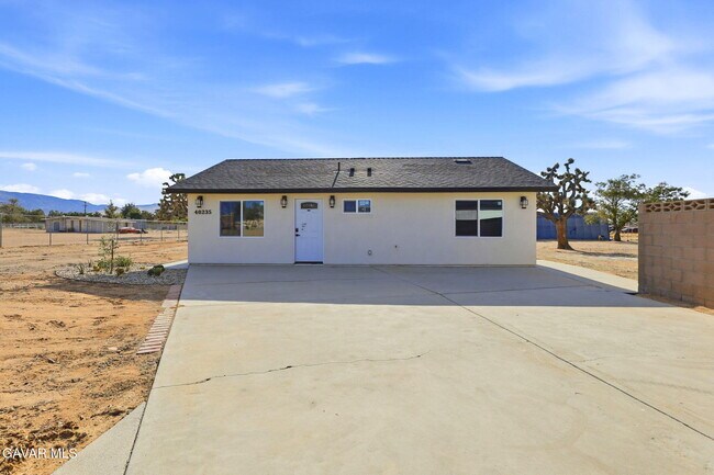 Building Photo - 40235 17th St W