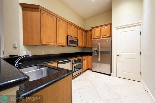 Foto del edificio - 16102 Emerald Estates Dr