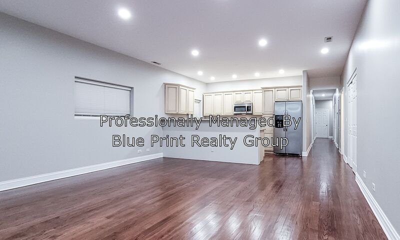 Primary Photo - 5168 S Michigan Ave