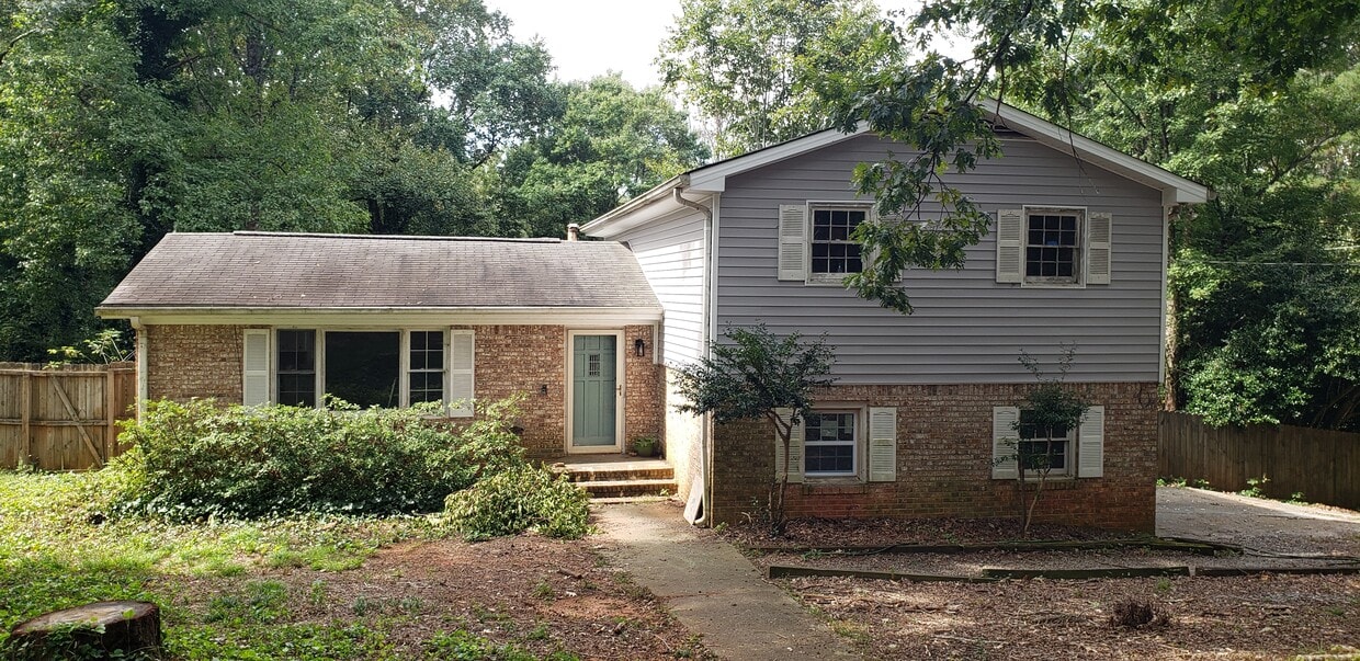 Primary Photo - 377 W Wind Dr SW