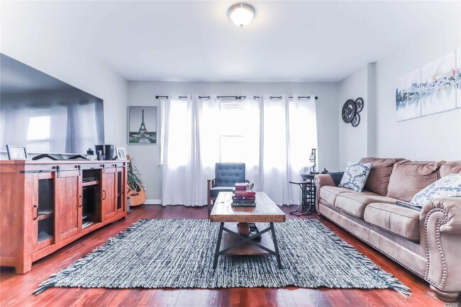 Foto del edificio - 148-17 Brookville Blvd