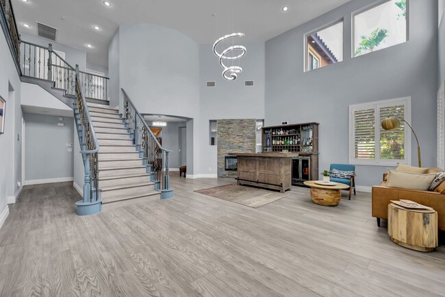 Building Photo - 1289 Vietti St