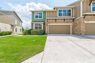 Building Photo - 1620 Bryant Dr