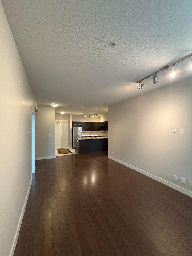 Building Photo - 33539 Holland Av
