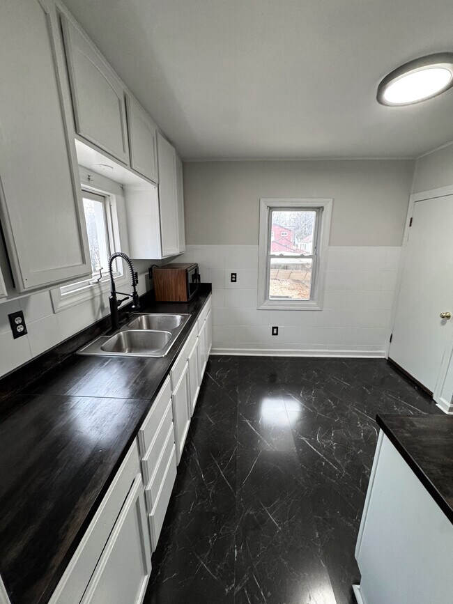 Foto del edificio - 1919 S 93rd St