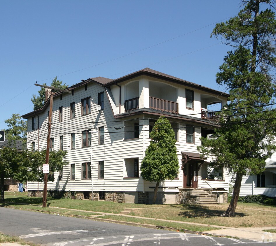 Building Photo - 3314 Carlisle Ave