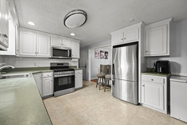 Foto del edificio - 133 Robbins Ave