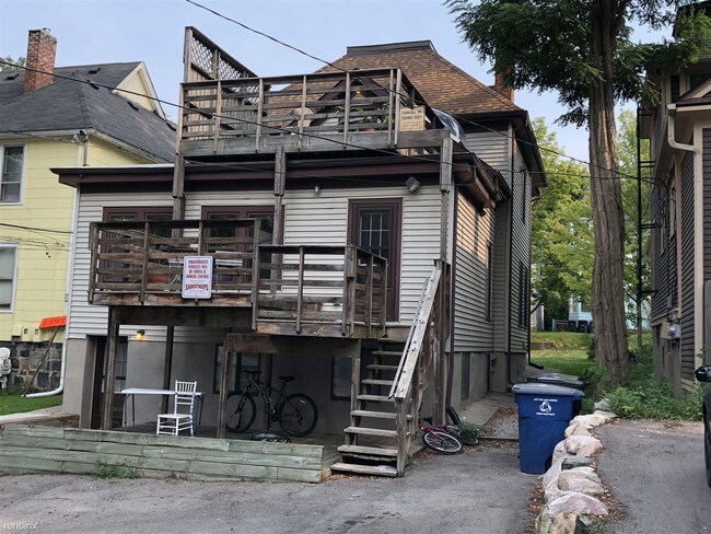 Foto del edificio - 3 br, 1.5 bath House - 520 Hill St 3