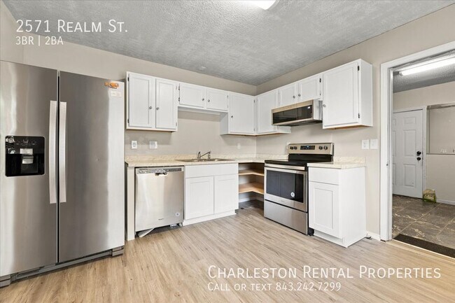 Foto del edificio - 2571 Realm St