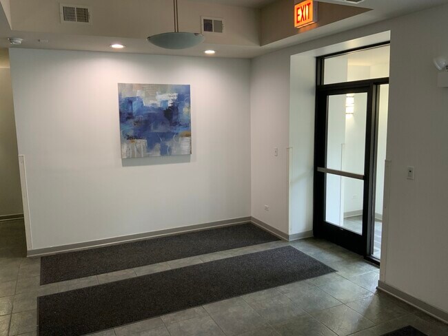 Building Photo - 4537 S Drexel Blvd