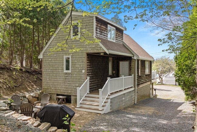 Building Photo - 4 Agawam Ave