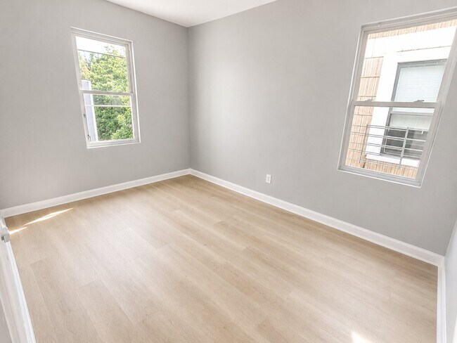 Foto del edificio - 354 11th Ave