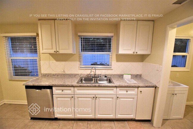 Building Photo - 6451 Gaviota Ave