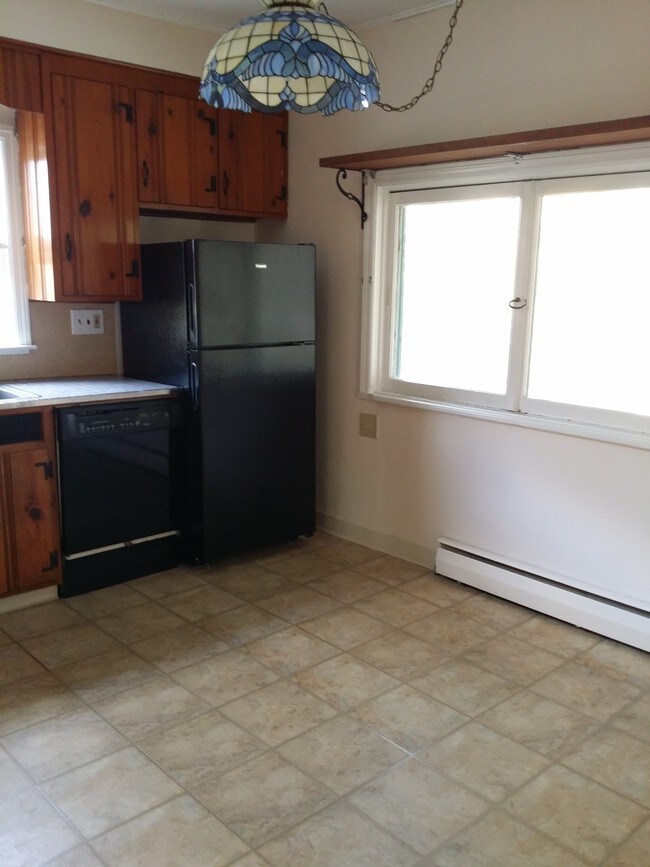 Building Photo - 2845 Aqueduct Rd