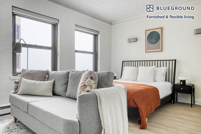 Foto del edificio - 1400 N Lake Shore Dr