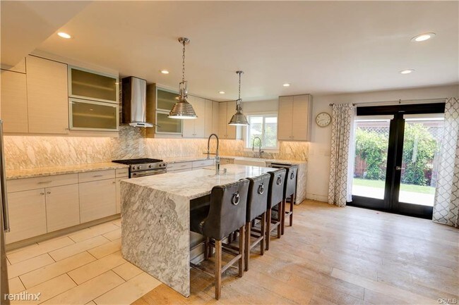 Foto del edificio - 4 br, 4 bath House - 208 S Ardmore Ave