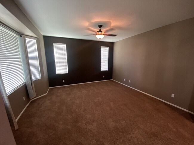 Foto del edificio - Beautiful 4 Bedroom Home in the Desirable ...