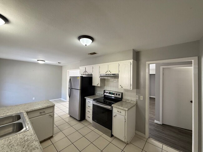 Foto del edificio - 3128 Sunset Dr