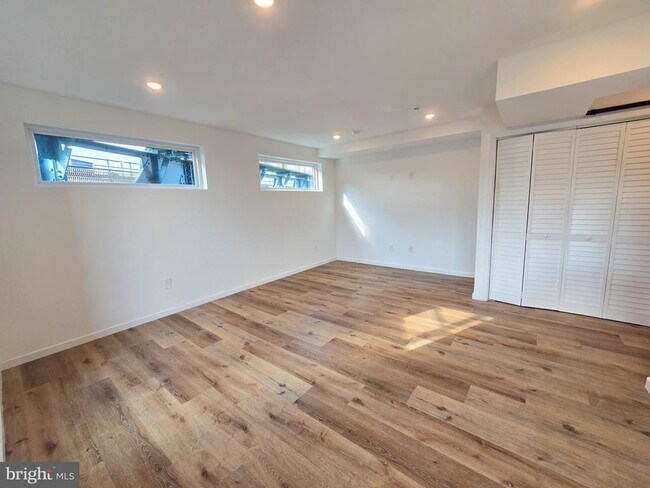 Foto del edificio - 2401 Kensington Ave