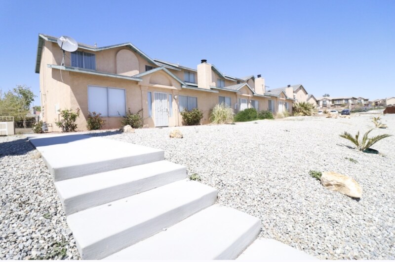 15996 Muni Rd Unit 8, Apple Valley, CA 92307 Room for Rent in Apple
