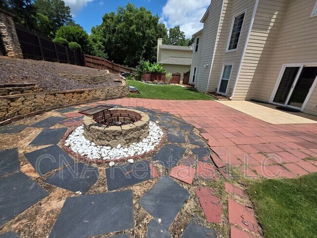 Building Photo - 1721 Paramore Pl NE