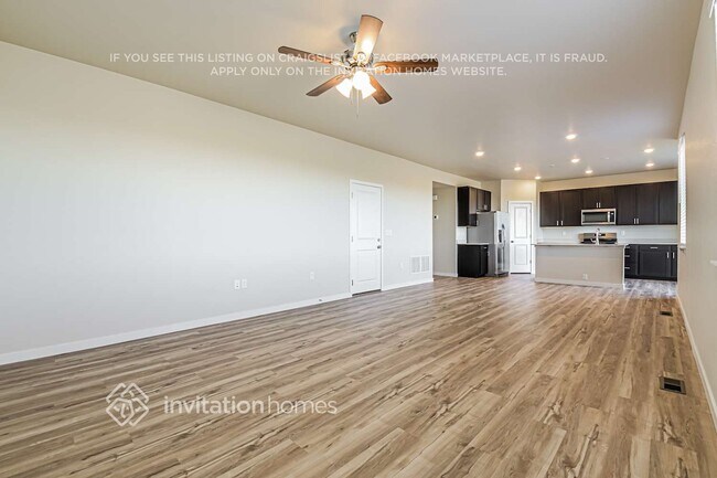 Building Photo - 850 Mesic Ln