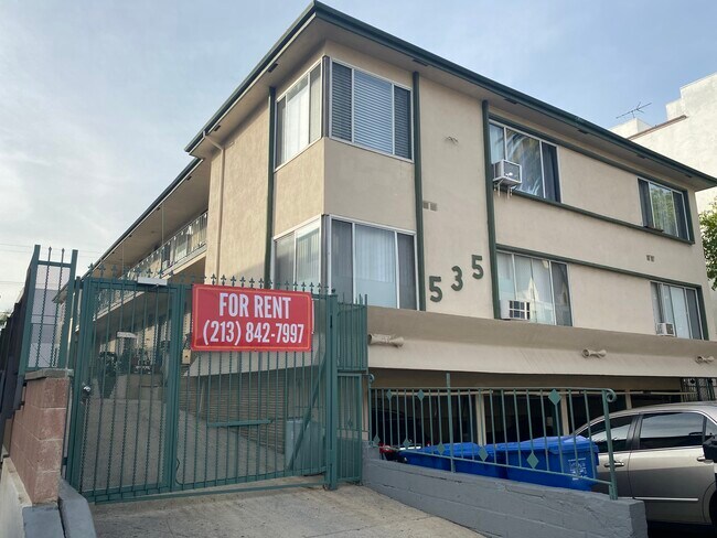 Building Photo - 535 S Serrano Ave