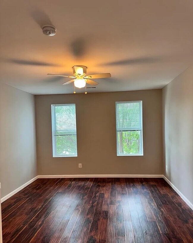 Foto del edificio - 503 N Lakewood Ave