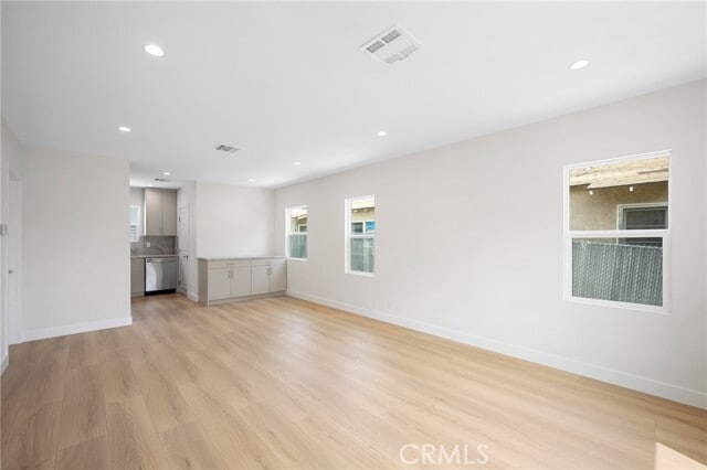 Building Photo - 2521 Manhattan Ave