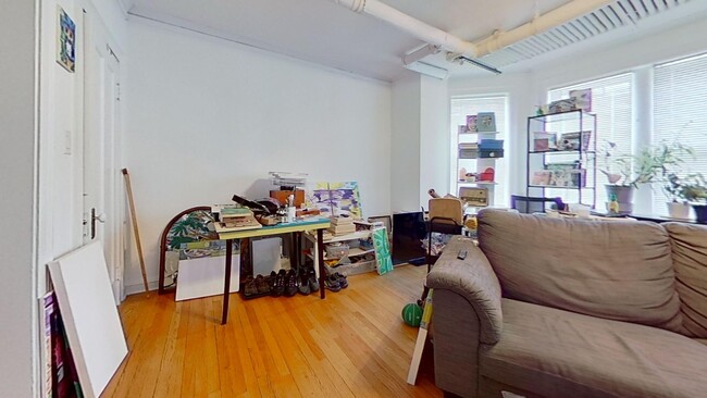 Foto del edificio - Large Lakeview Garden One Bedroom Includes...
