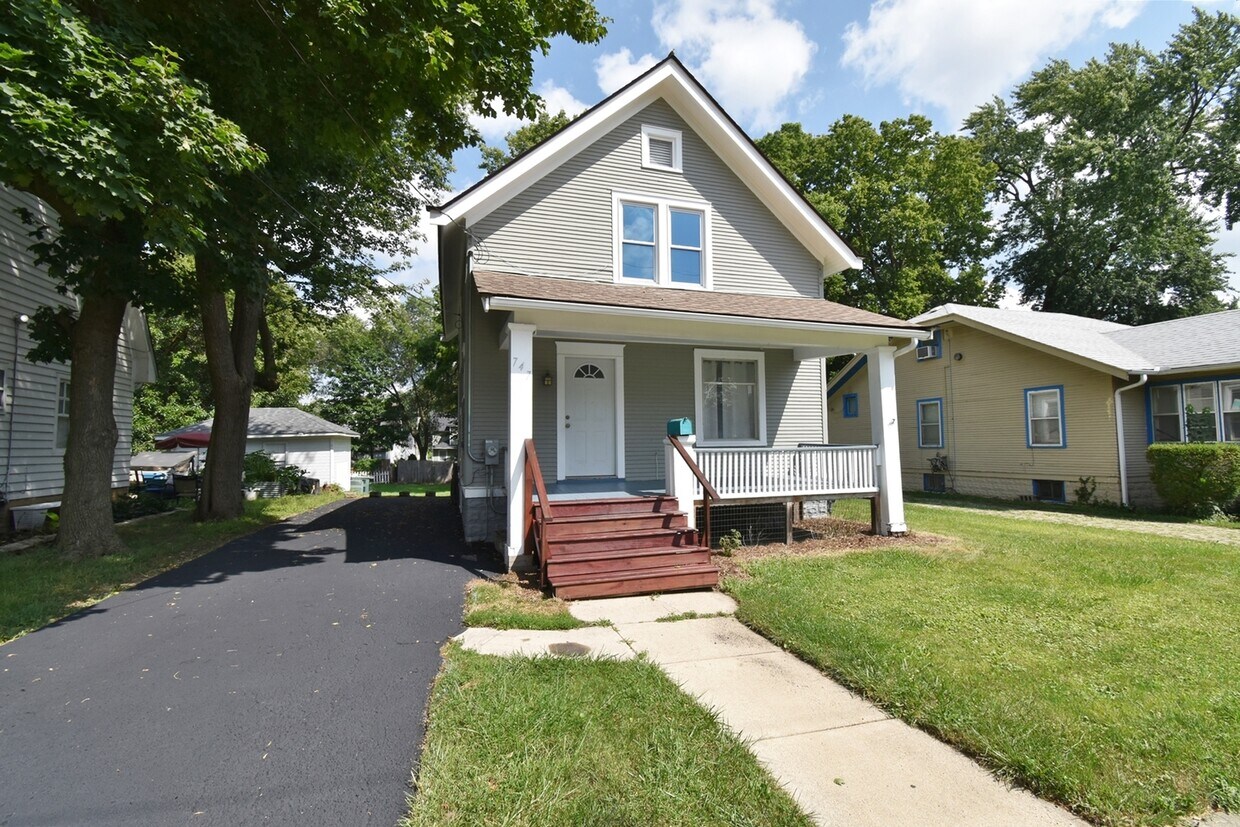 Primary Photo - 747 N View St
