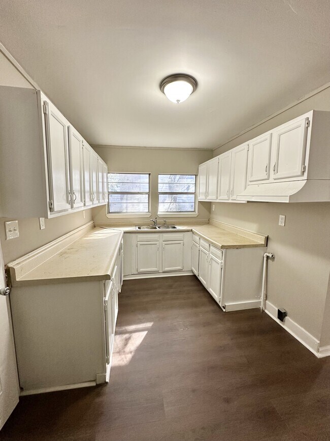 Foto del edificio - 941 47th Pl N