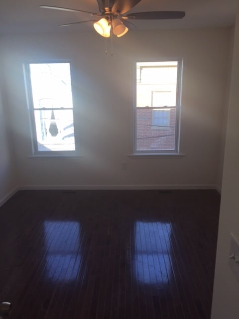 Building Photo - 321 S Madeira St