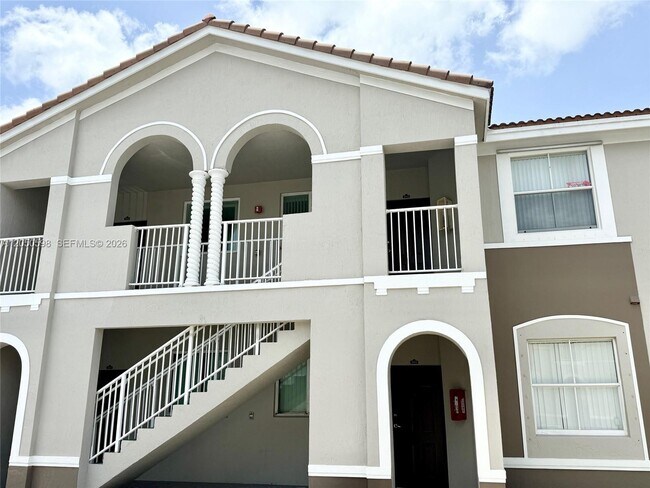 Foto del edificio - 1652 SE 28th St