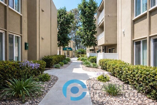 Foto del edificio - 3030 Suncrest Dr