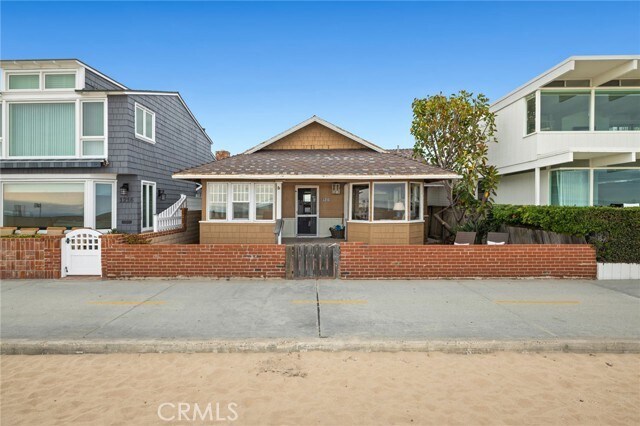 Building Photo - 1212 W Oceanfront