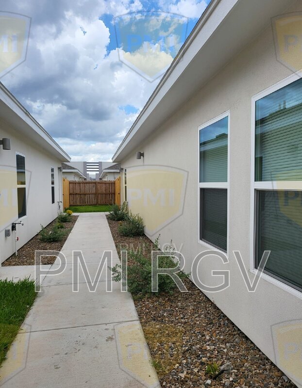 Foto del edificio - 3009 W Kenwood St