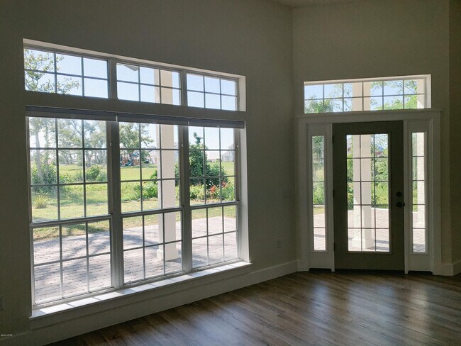 Foto del edificio - 2501 Country Club Dr