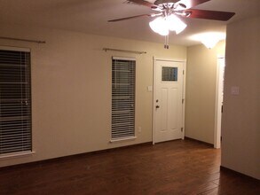 Building Photo - 6733 NW Compass Dr