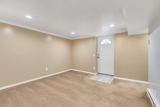 Building Photo - 2925 S White Cir