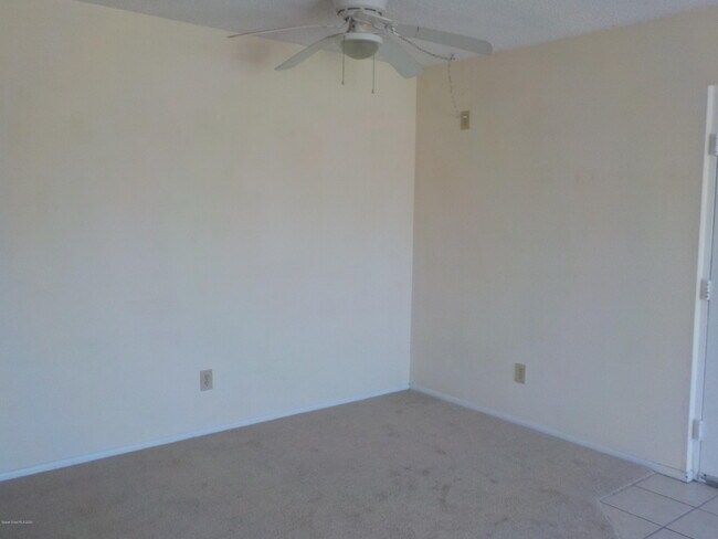 Building Photo - 933 Sonesta Ave NE