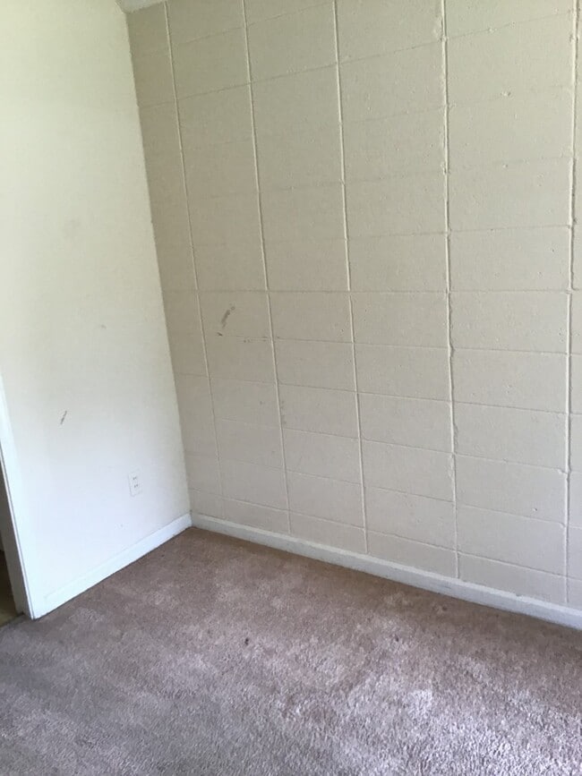 Building Photo - 1 Bedroom/1 Bath Apt in North Columbus
