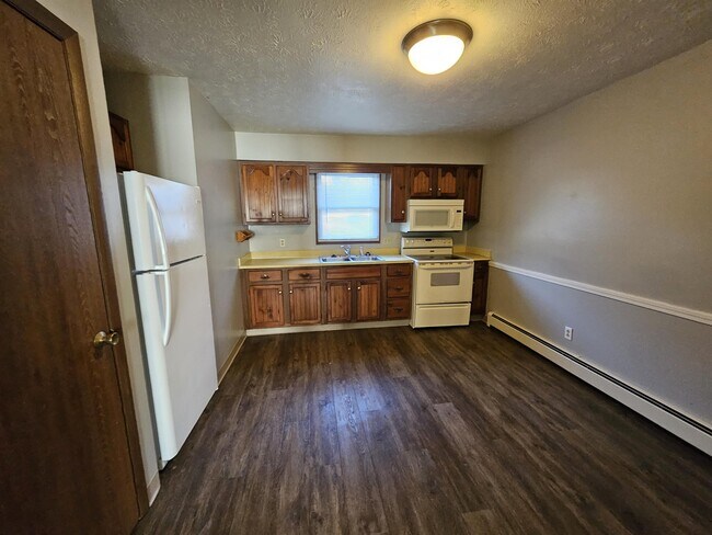 Foto del edificio - 148 Kendall Ave