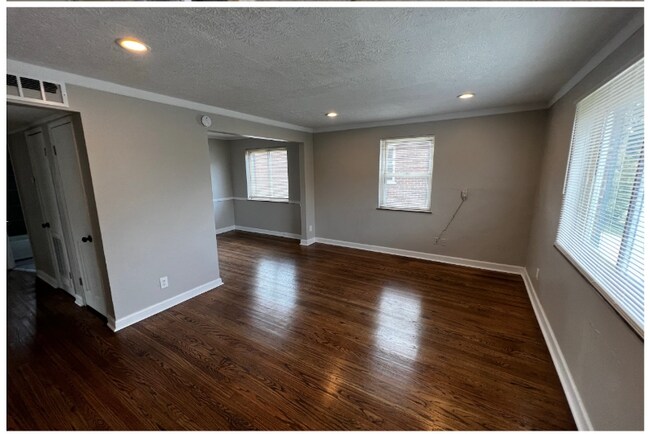 Foto del edificio - 1801 Crest Hill Ave