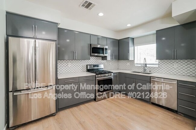 Building Photo - 10706 Camarillo St