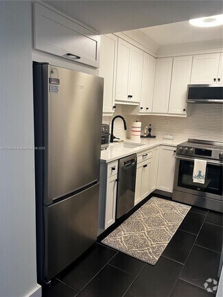 Building Photo - 2840 S Ocean Blvd