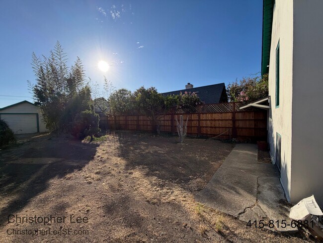 Foto del edificio - 327 N Delaware St